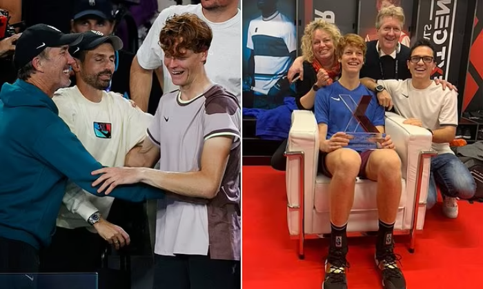 Jannik Sinner, mãe Sieglinde, pai Hanspeter e irmão Mark à esquerda na foto