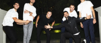 “Noite dos Reis.” Djokovic postou uma foto com todos os participantes do Six Kings Slam